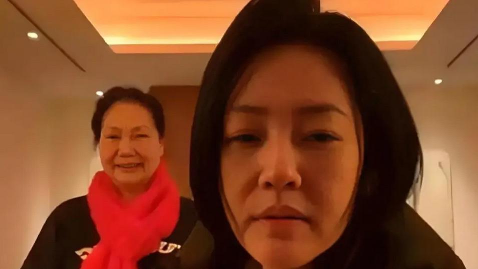 S家为什么经常蹭流量？大s都去世百天了，就不能放过俩孩子吗