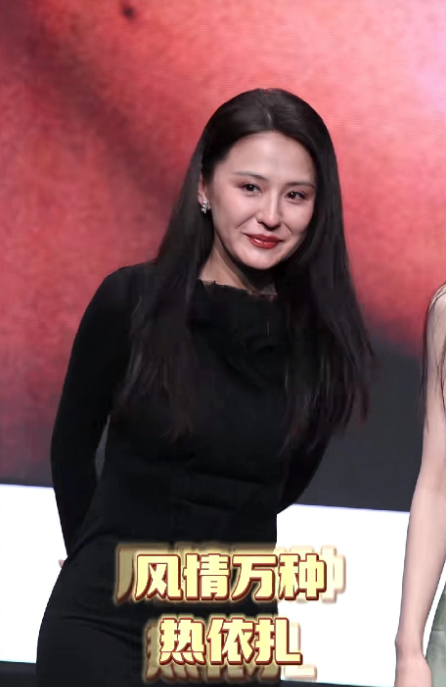 喜欢热依扎，自信，从容，落落大方，不因外表焦虑，用她的演技征服一切质疑声。热爱生