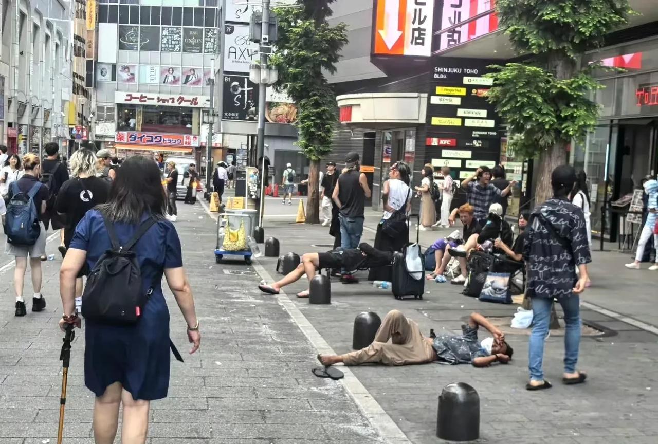 你敢相信么，这是东京的街头[不看]