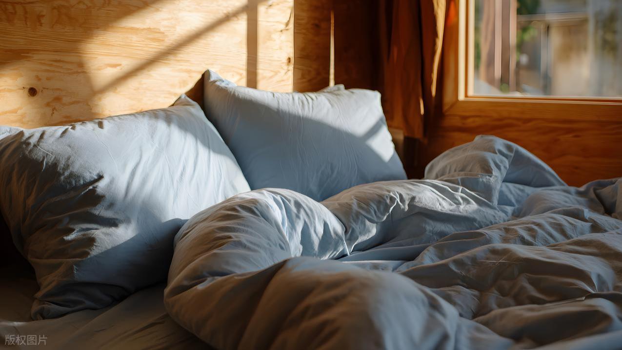 “枕下放三物，进财不寻路”，三物指什么？