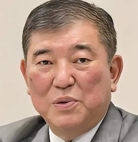 快讯快讯
日本最新消息
9月10日，9个在野党突然凑一块儿杀到国会，举着要求