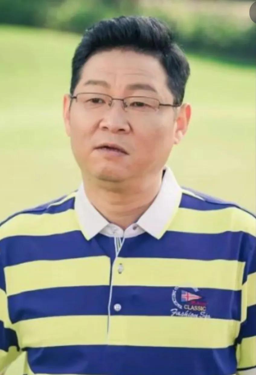 从"三德子"到养鸡大亨！赵亮弃影从农，带288户贫困户逆袭