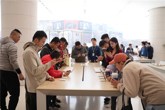 华为Pura X首销开启，阔折叠引领未来趋势