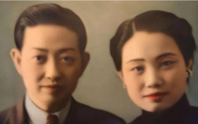 1927年，梅兰芳瞒着妻子福芝芳，在冯公馆和孟小冬成婚。福芝芳得知后不哭不闹，半