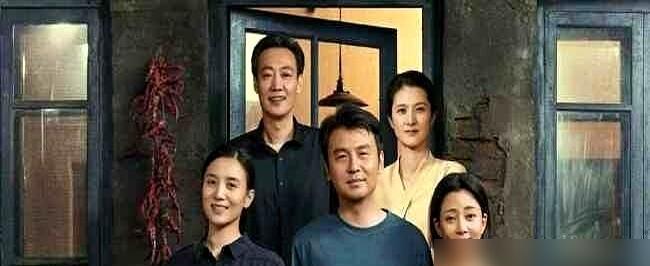 导演组选角时总爱拿脸说事儿，看见王阳照片直接pass，这操作跟菜市场挑萝卜似的。