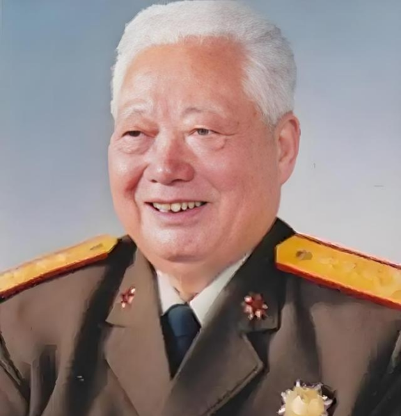1950年3月，韩先楚焦急地看着118师指挥员：“谁愿意带队强行登岛？”下面一片