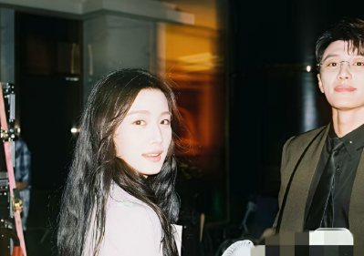 陈星旭这下真要无语了，
年底好不容易上了一部新戏，
​剧里还谈了个小甜妹，结果满