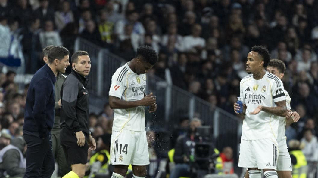 皇马狂染三张红牌主场羞败，主教练阿隆索帅位拉响警报