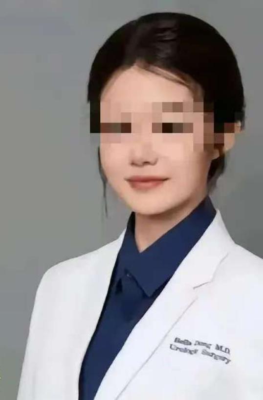 终于明白了，
为什么石某怀孕结局是流产，而董某怀孕却是去国外待产。
不是因为肖飞