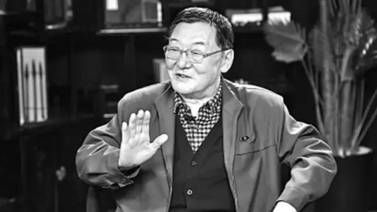 李雪健参加翟俊杰追悼会步履蹒跚！颜丙燕孙茜现场痛哭