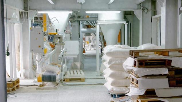 男子购买了6吨面粉结果在超市门口丢失，找到超市却说监控坏了