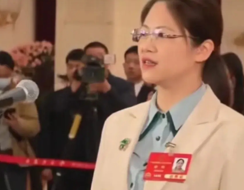 美女养牛火了。
我就想知道，老古人说的：家财万贯，带毛的不算，这句话有没有道理？