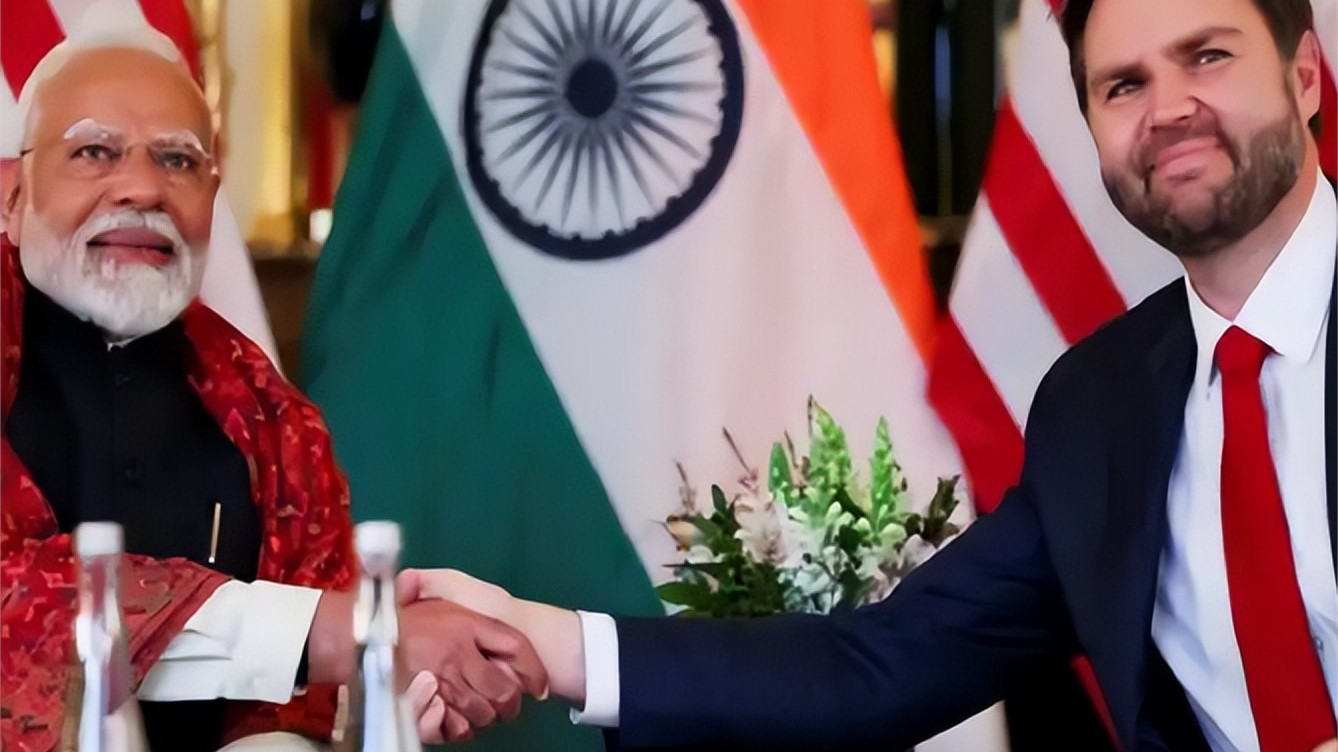 中美关税战迎转机？特朗普对华的紧急表态，让刚站队的莫迪尴尬了