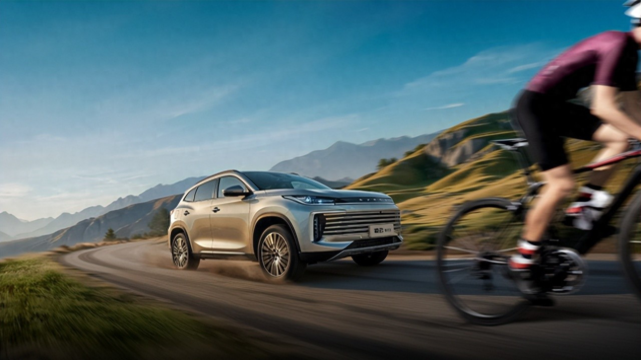 星途凌云300T曜夜版与星越L长风版，谁更能满足全家需求？