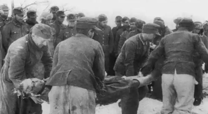 1944年，6万德军被十倍之数的苏联红军包围，苏军派人去劝降，没曾想，施特默尔曼