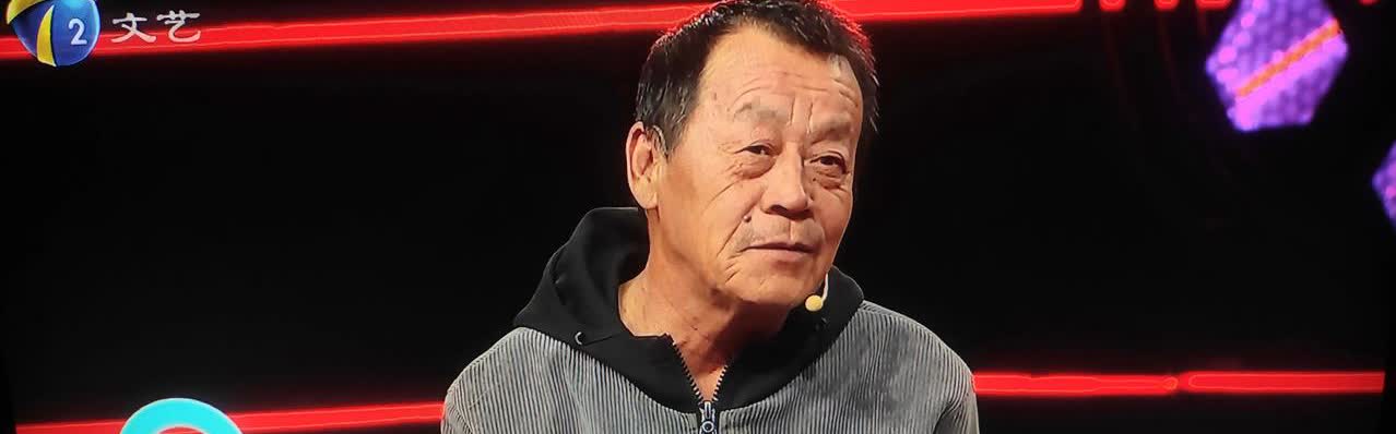 今天的《缘来是你》节目宏海率众老女人稳坐高台无变化。男嘉宾为来自南开区的59岁郑
