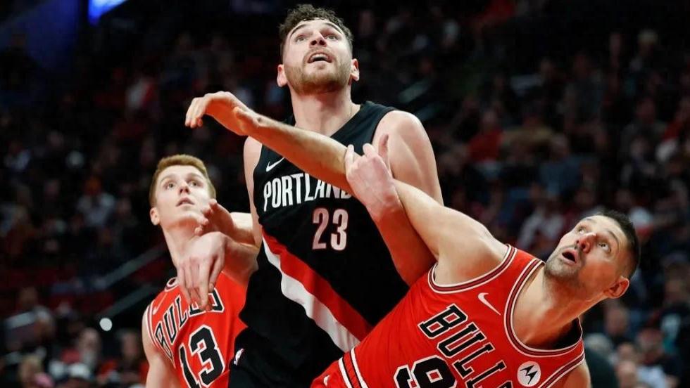 杨瀚森“劲敌”！前场板联盟第一，克林根如何变成“篮板痴汉”？