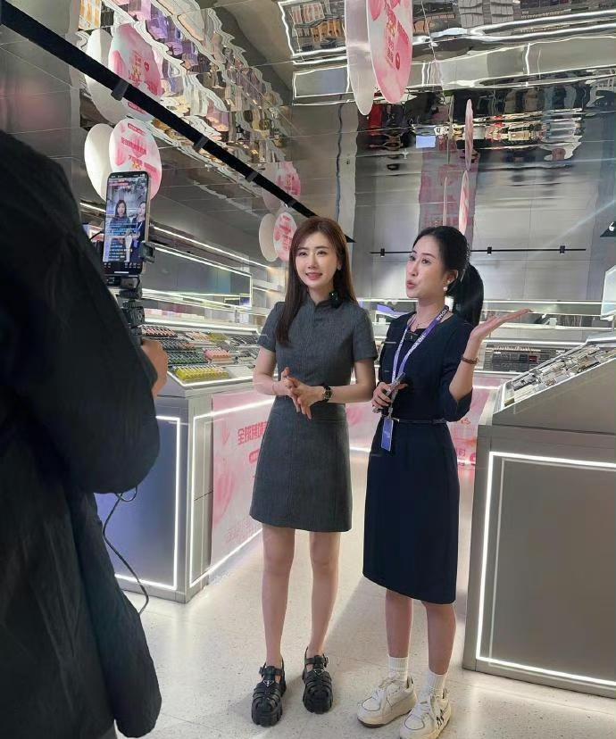 原来福原爱离婚之后瘦了这么多，我一直以为她有点胖呢