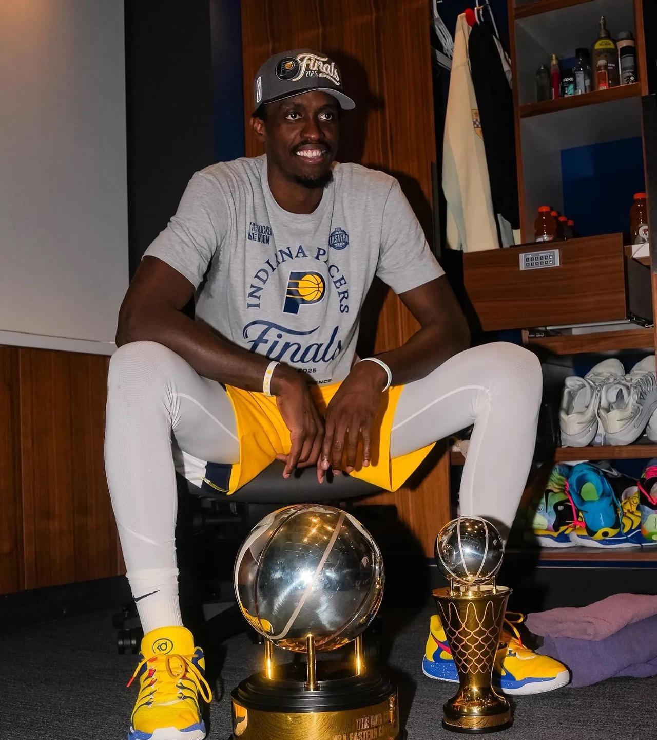 西亚卡姆力压哈里伯顿当选东决MVP！
北京时间6月1日，NBA季后赛东部决赛G6