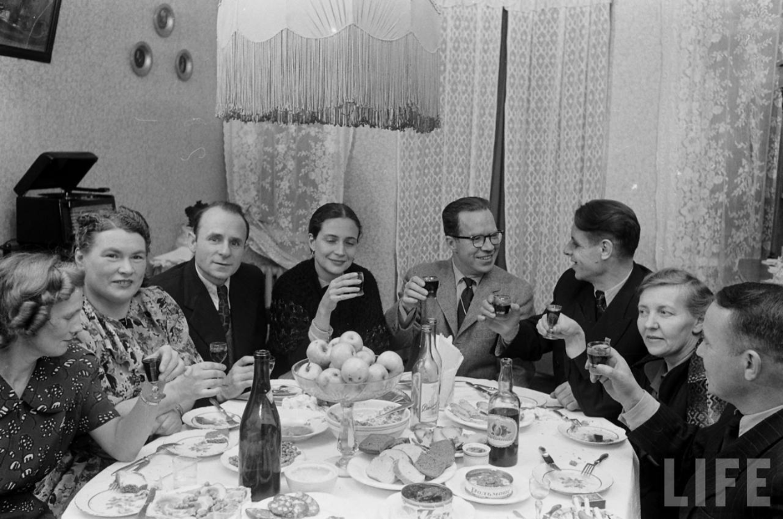 早，恰饭冇？（1950s莫斯科）