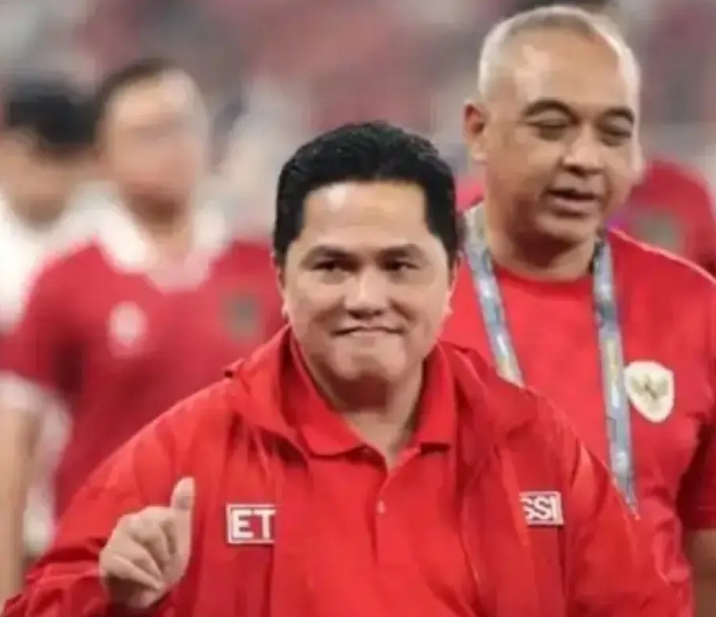 印尼足协主席托希尔彻底掀桌子，1：5惨败是印尼足球的耻辱。
印尼足协解雇了申台龙