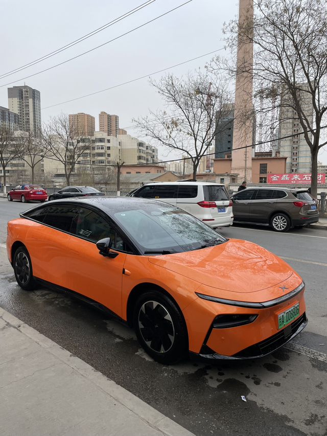 P7+改色
改了色太帅了，阳光下会更亮，目前开着感觉很舒服，五米零四的车长感觉拉