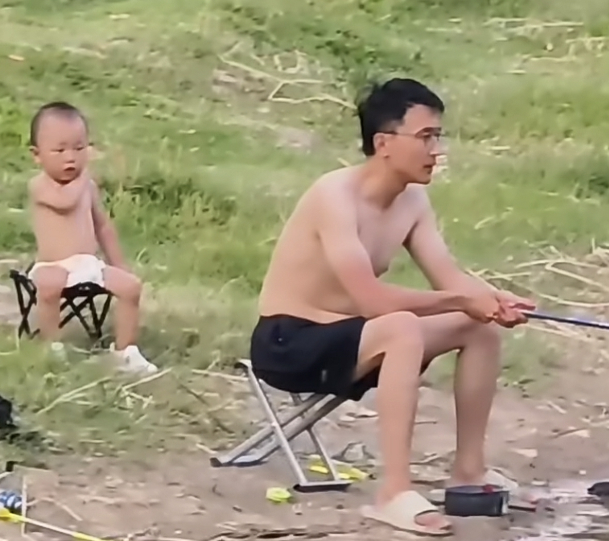 这男人估计挨揍不远了