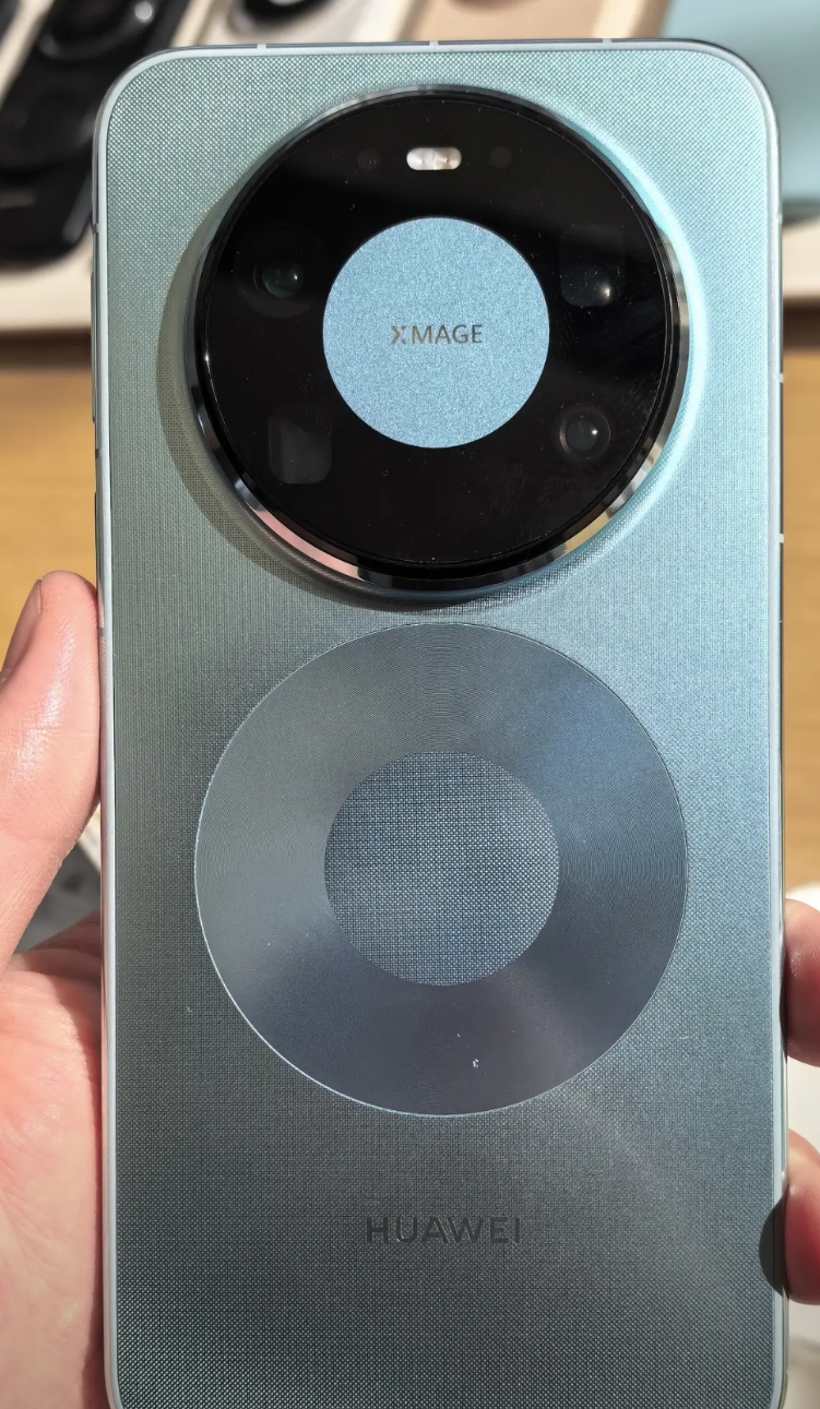 华为mate80pro max选什么颜色？
银色，金色，青色，黑色，个人感觉，极