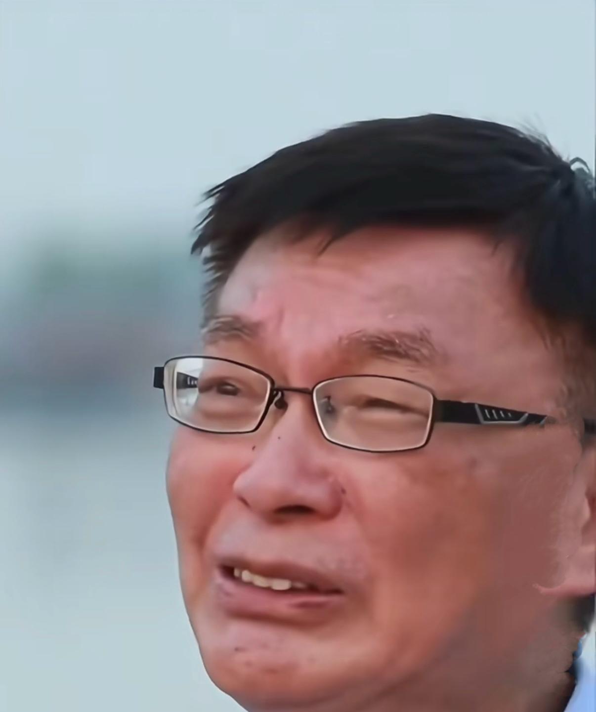 终于知道苑举正为什么有如此高尚的品格
看完他的演讲我瞬间就明白了
原来这都离不开