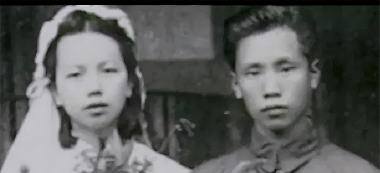 [微风]1915年的一天，年近40岁的军阀王德庆外出游玩，突然遇到了一个15岁的