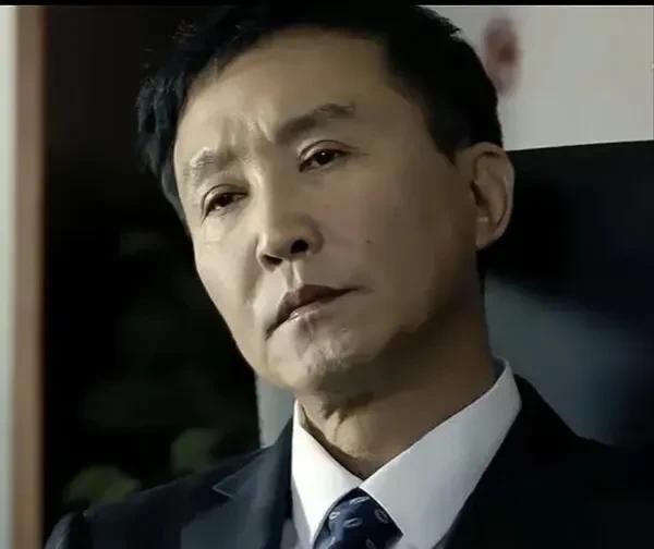 孙连城为什么敢跟李达康拍桌子？
《人民的名义》中有一段很精彩的耐人寻味的戏，即光