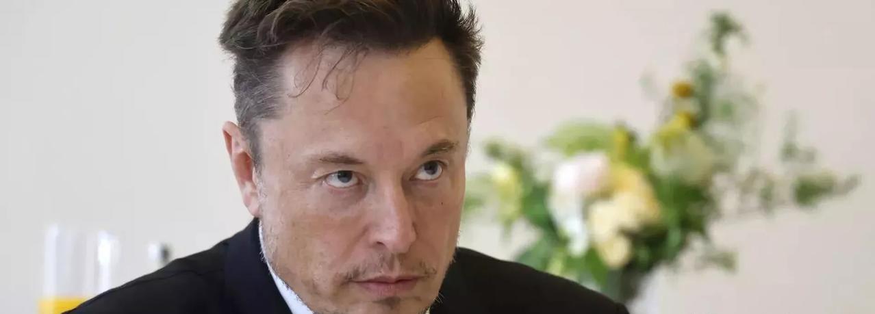 马斯克低头向特朗普认错也不行，白宫已经宣布对SpaceX数十亿美元合同进行审查，