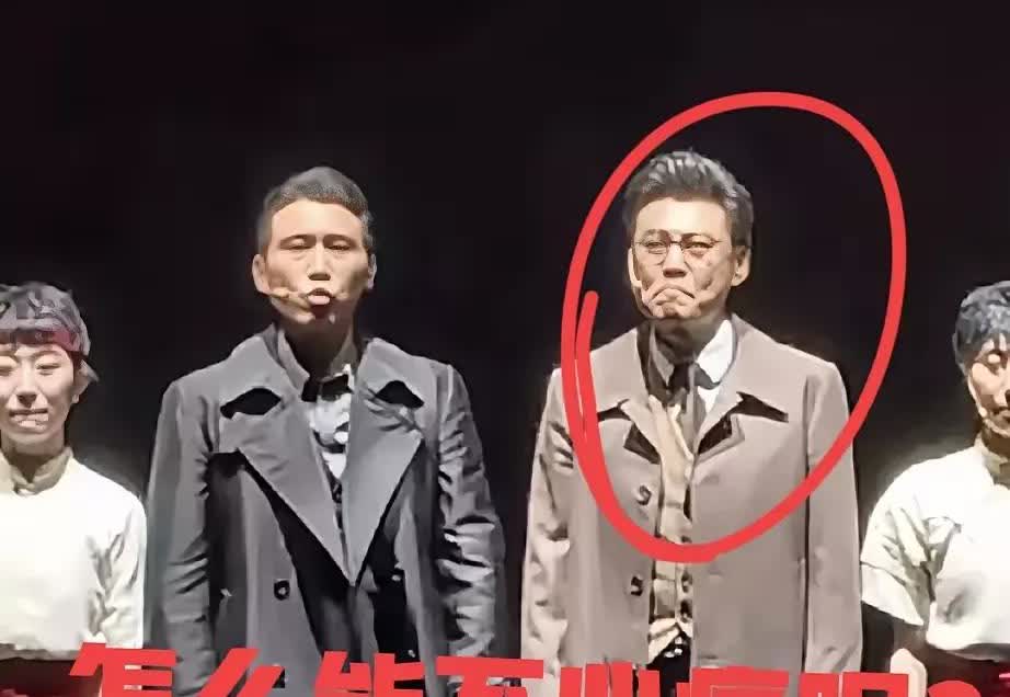 大家注意到李乃文旁边的唐旭反应了吗？
在舞台的谢幕环节李乃文说了额外的话，今天