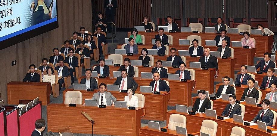 国民力量党对总统李在明的首份施政报告采取消极态度
6月26日韩国总统李在明在国会