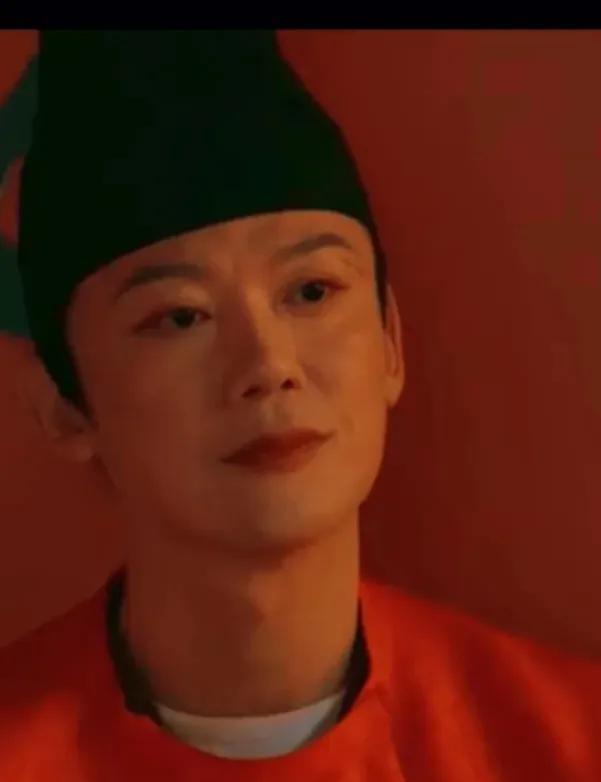 追剧《长安的荔枝》  昨晚剧情:鱼常侍从李善德手中拿到荔枝转运的札子，本想占为己