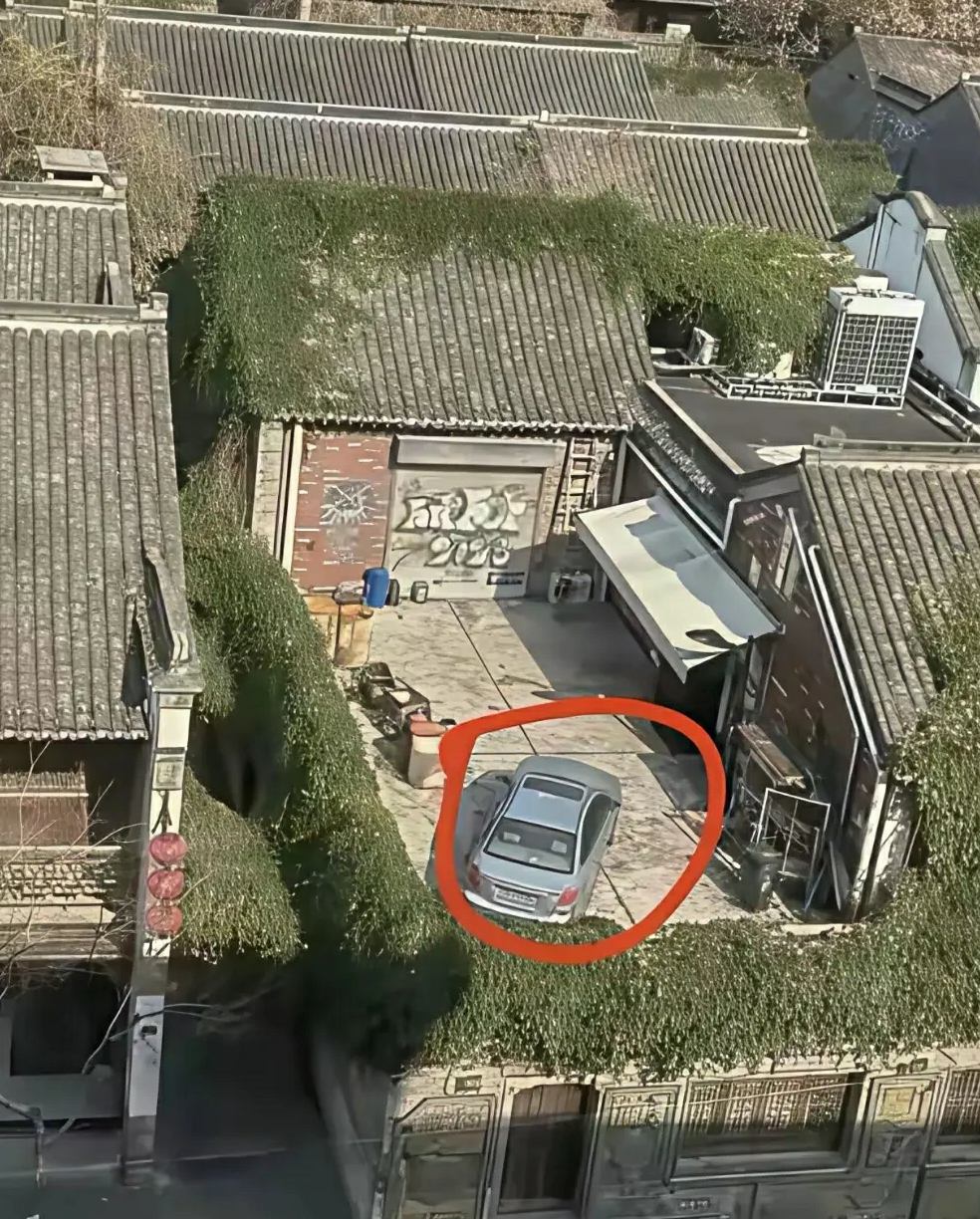 问题来了，这车是怎么进去的