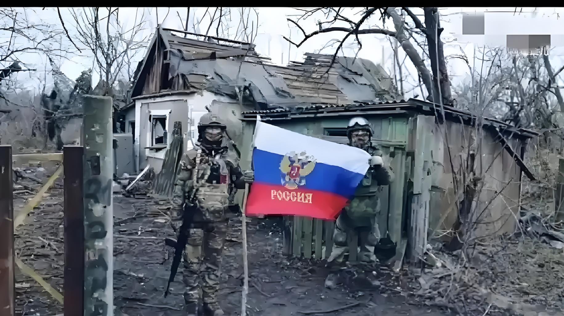 俄军先头部队已挺进红军城。
俄罗斯方面的前线部队现已率先突入红军城，与乌克兰守军