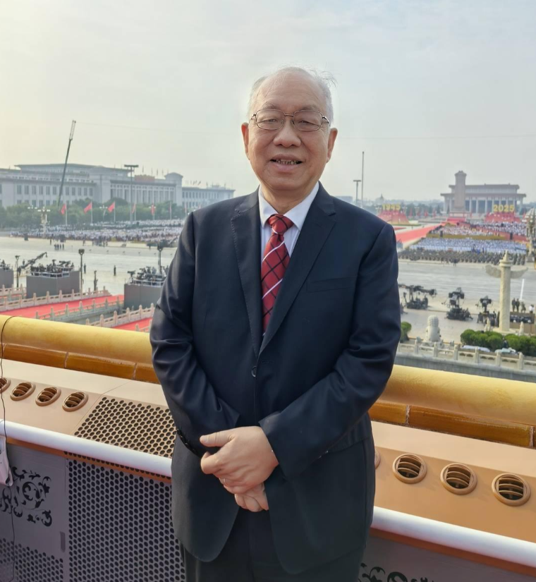 参加九三大阅兵的科学家：

1、清华大学丘成桐数学科学中心主任、菲尔兹奖得主丘成
