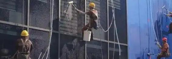 2023年杭州，男子带女友住高价江景房被看个精光！房间当时被安排到了41楼，两人