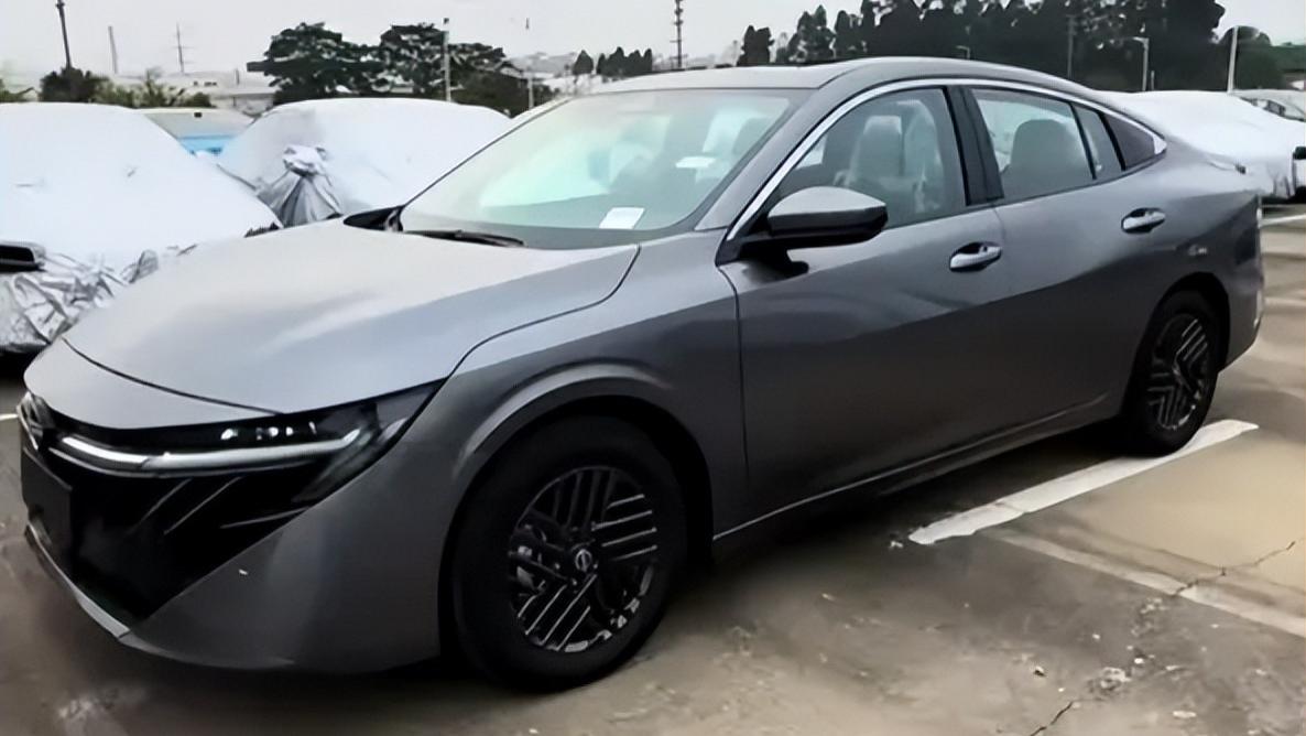 前脸神似日产N7！新轩逸车长4656mm，轴距2712mm，1.6L自吸/99kW