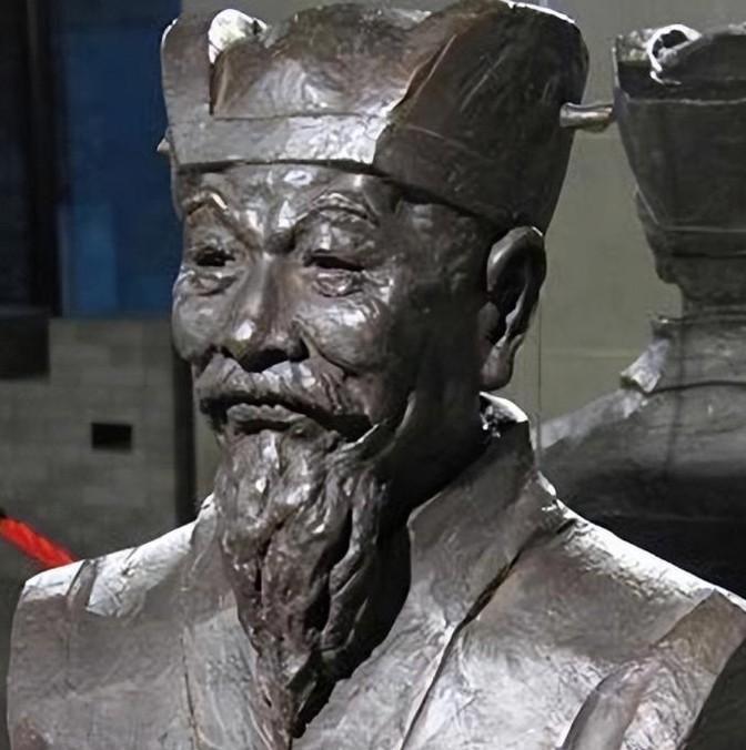 1420年，紫禁城即将完工，作门槛的木材被木匠锯断了一寸，由于无法更换木材，二十
