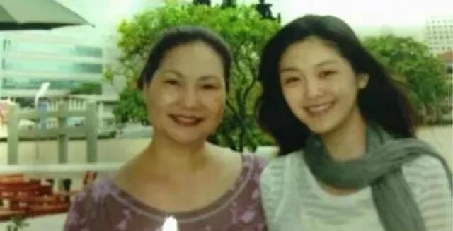 S妈回应被欺负三年保持沉默，她说我没有要抬举一个鲁蛇耶、谢谢你提议、平心静气。