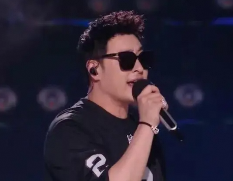  潘玮柏17年前歌曲依旧炸场 背后隐藏的多重逻辑