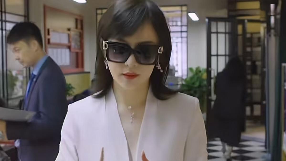 《蛮好的人生》番外：与胡曼黎相遇，刚入职蓝洋的薛晓舟，就被前台小姐姐表白