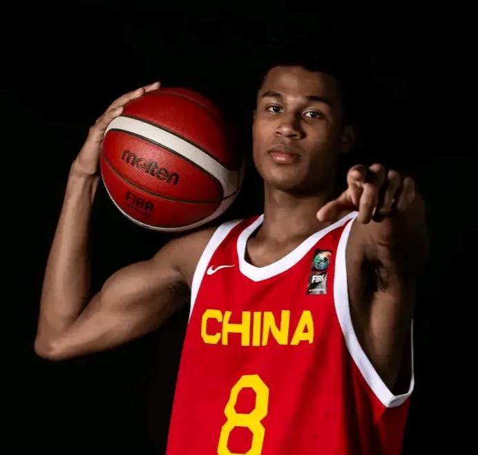 中国男篮U1997-83击败美国纽约复兴者，四名宏远小将表现如何？
彰华非，优秀