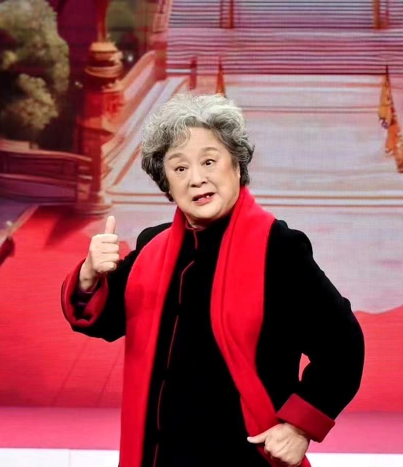 五十年代，浙江越剧界有五位小生演员被誉为“浙江五大小生”，如今健在的只剩她一位了