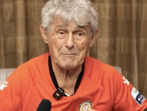 据常州报道，在常州对阵徐州的赛前，米卢为常州队加油助威。

在“苏超”第七轮常州