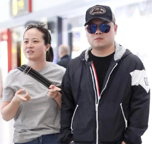 岳云鹏身价过亿，发迹后想给五个姐姐各买一套房，但又怕媳妇儿不答应，于是他委婉的问