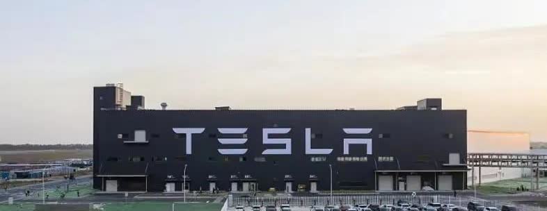 特斯拉FSD，真的，6400不能再多了
前段时间特斯拉FSD开始在国内进行OT