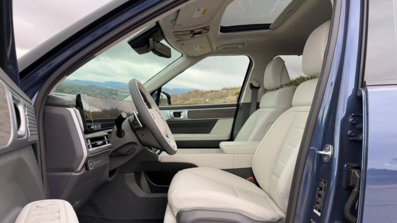 2025款现代胜达评测：时尚、实用、舒适